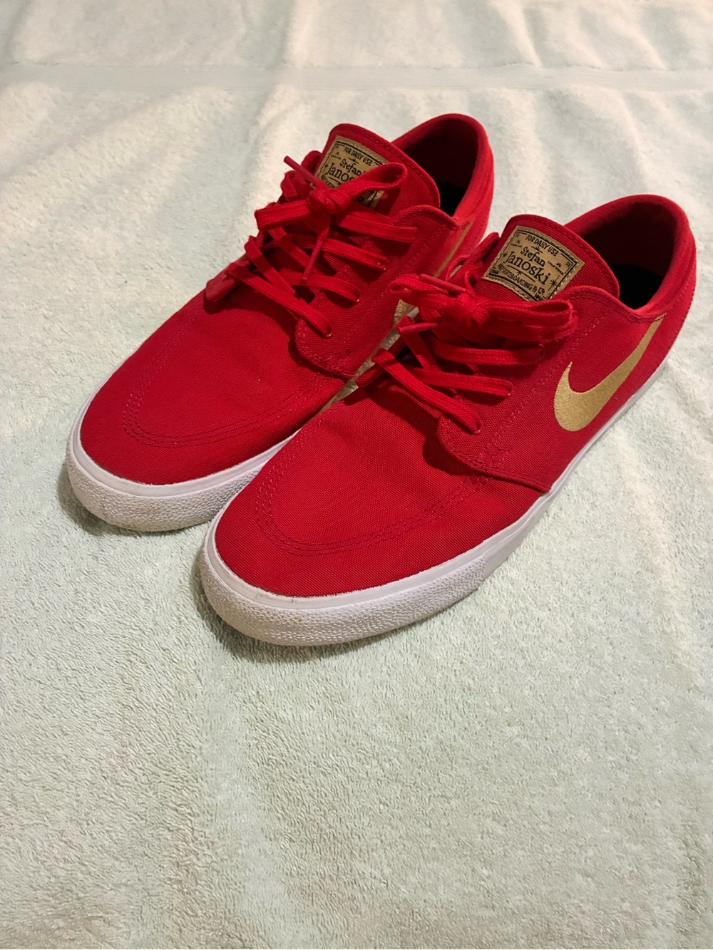 RARE Nike Stefan Janoski Canvas Skate Shoes - Red/Gold